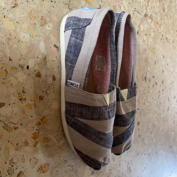 Toms shoes - Picture 3 of 5